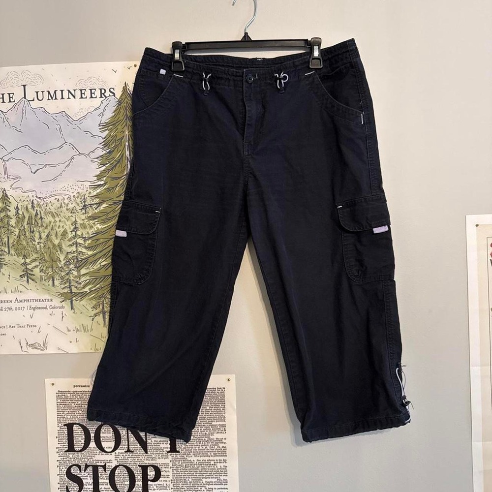 Unionbay Black and Light Purple Cotton Cargo Capris Y2K